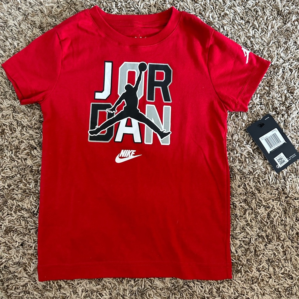 NEW Boys Nike Jordan t-shirt size 6